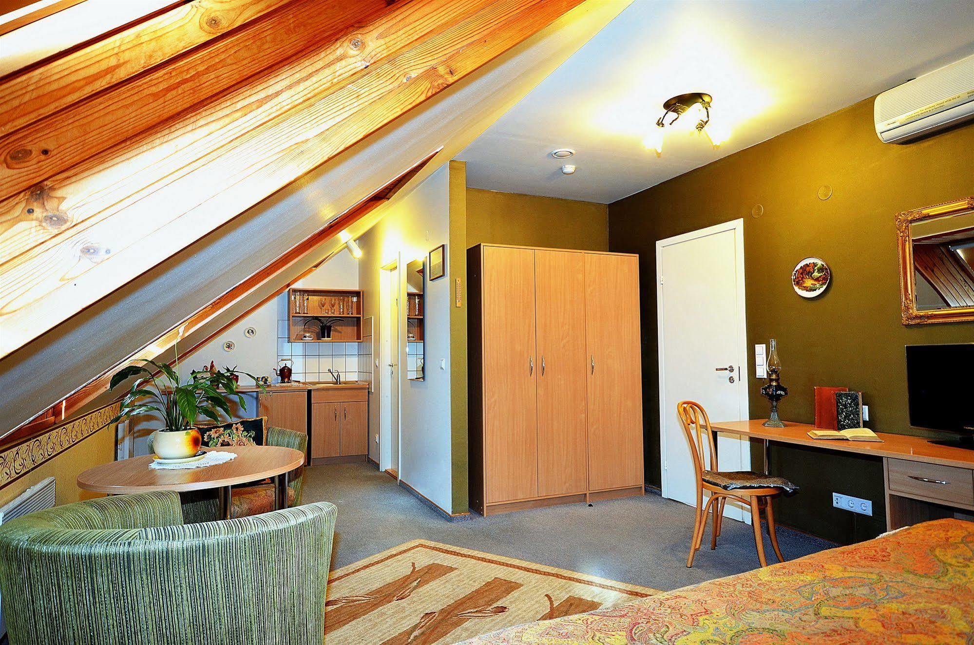 Angel Town Hall Apartments Vilnius Ngoại thất bức ảnh